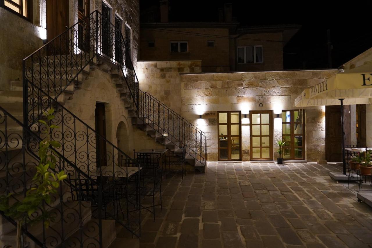 Evanthia Cave Suites Ürgüp Bagian luar foto
