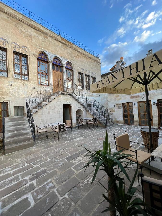 Evanthia Cave Suites Ürgüp Bagian luar foto