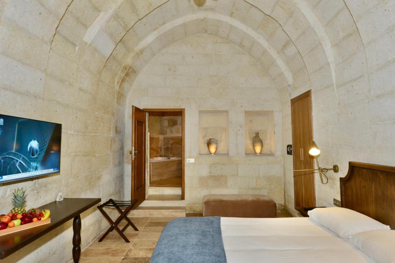 Evanthia Cave Suites Ürgüp Bagian luar foto