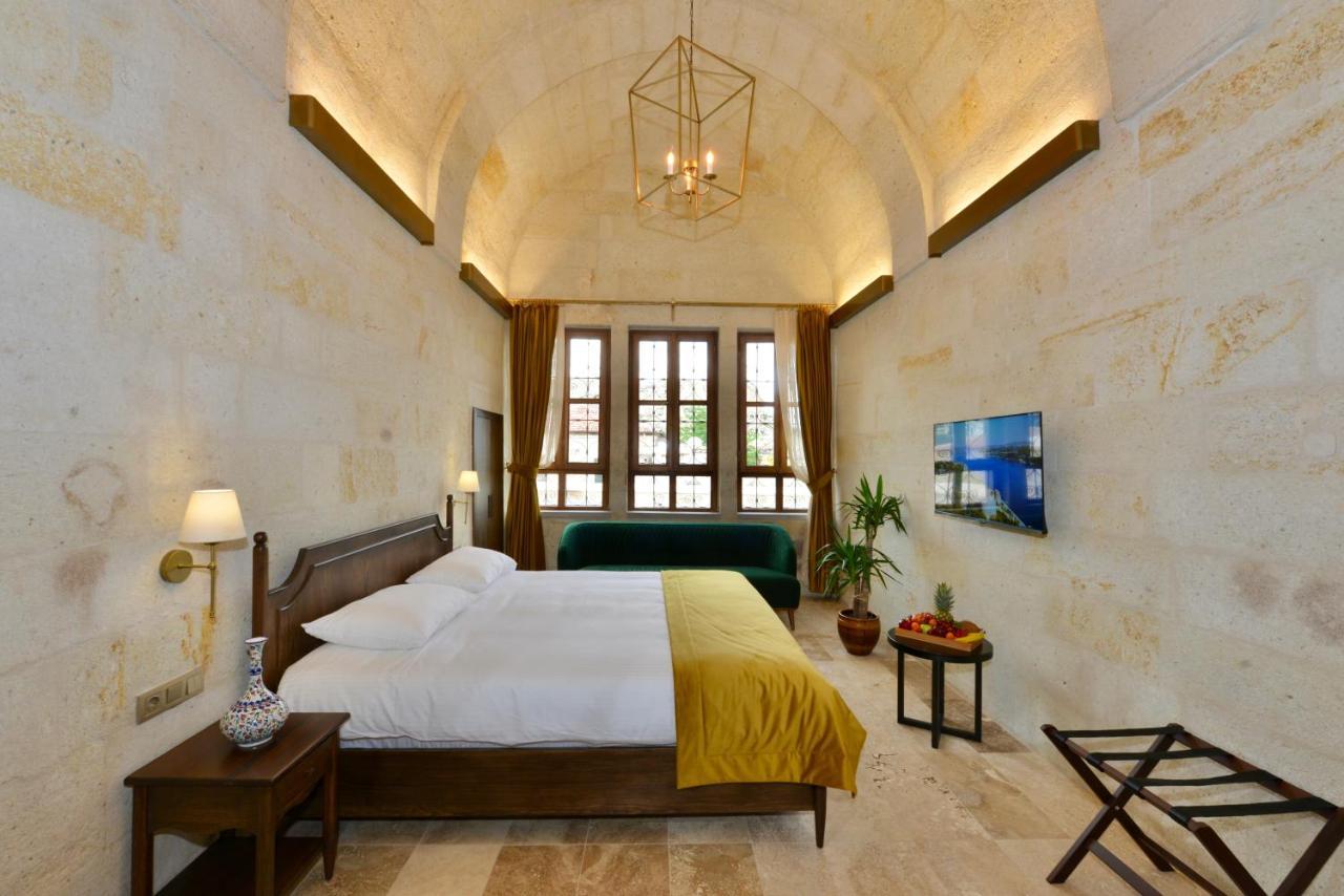 Evanthia Cave Suites Ürgüp Bagian luar foto