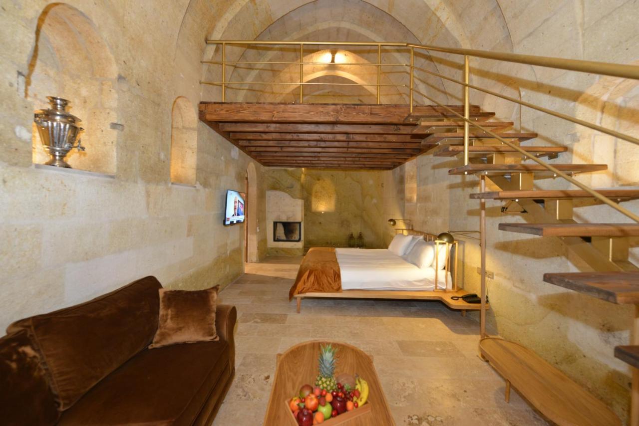 Evanthia Cave Suites Ürgüp Bagian luar foto